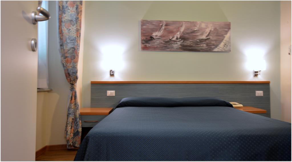 Hotel Genova La Spezia Værelse billede